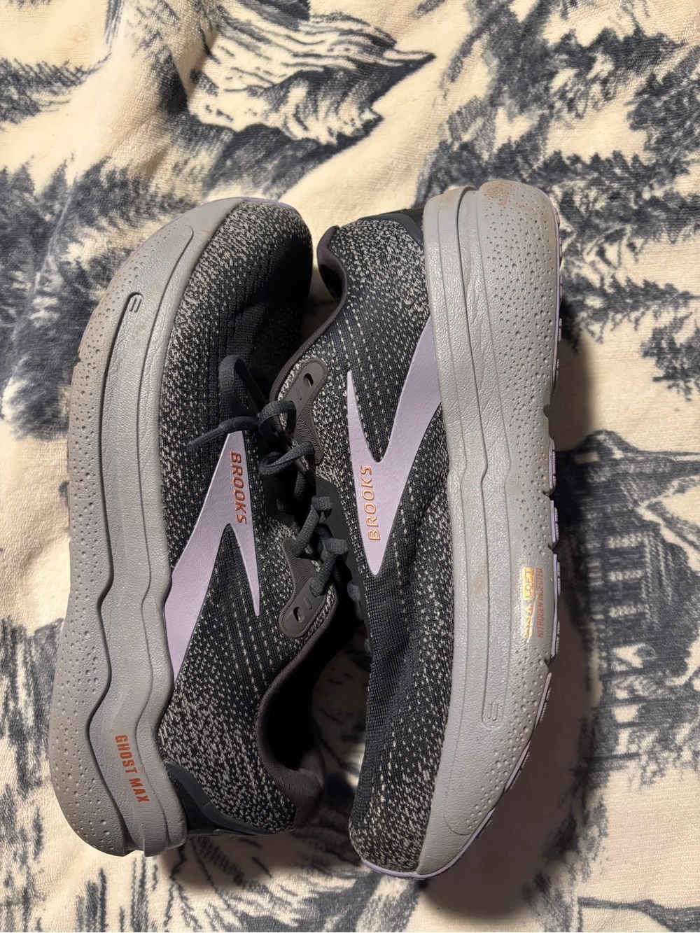 Brooks Women’s Black & Lavender Ghost Max 2 running shoes